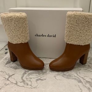 Charles David Nella Leather Boots with Faux Sherling Cuff size 5.5